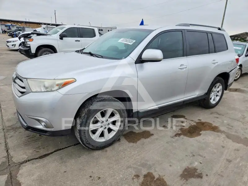 2013 Toyota Highlander photo