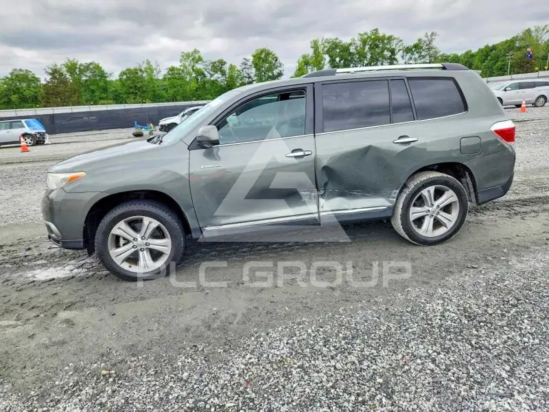 2013 Toyota Highlander фото