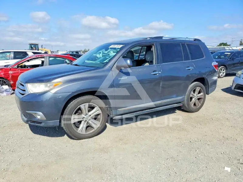 2013 Toyota Highlander фото