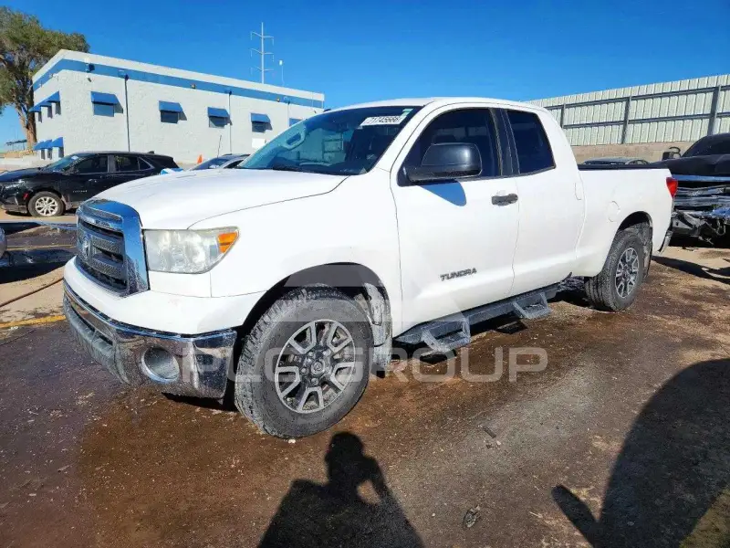 2013 Toyota TUNDRA photo