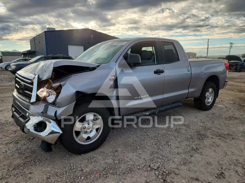 2013 Toyota TUNDRA photo