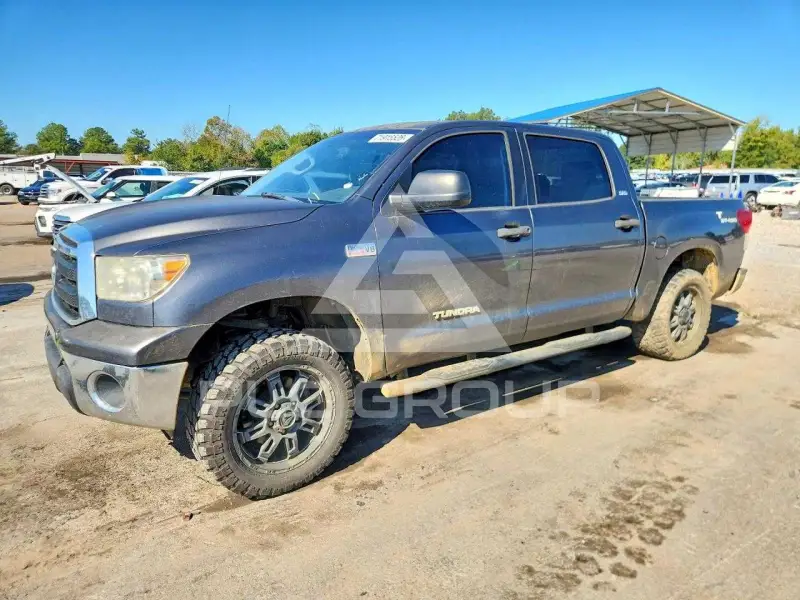 2013 Toyota TUNDRA photo