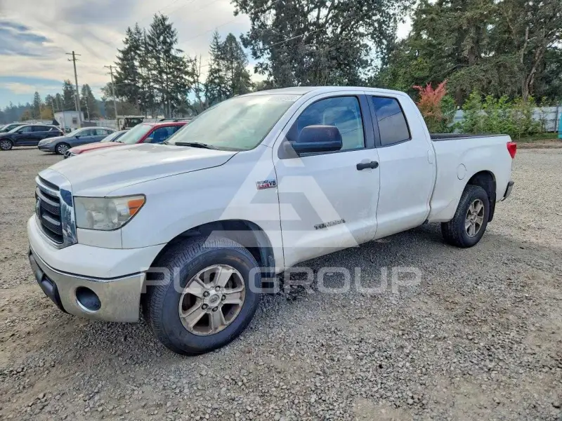 2013 Toyota TUNDRA photo