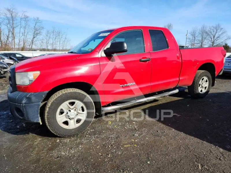 2013 Toyota TUNDRA photo