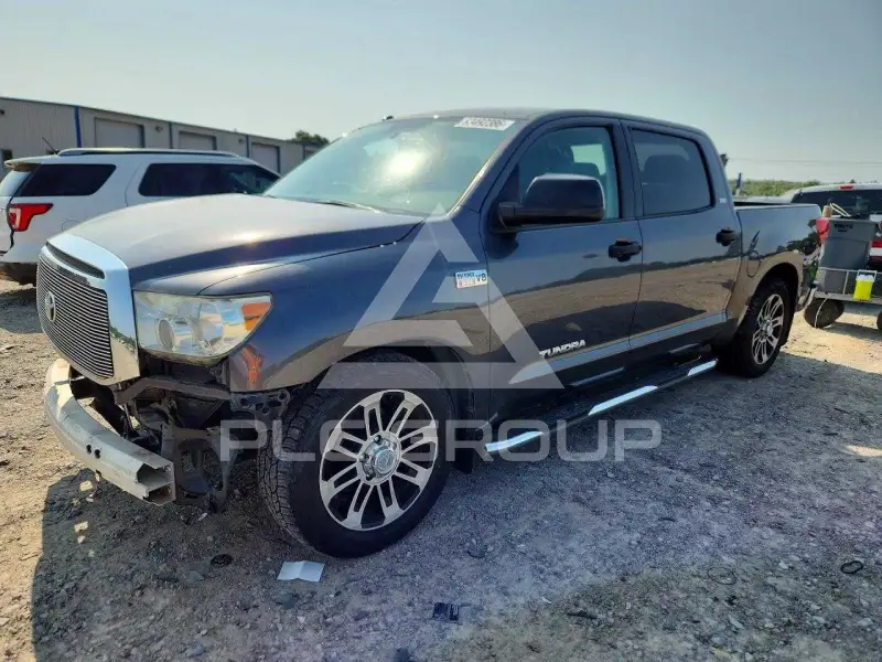 2013 Toyota TUNDRA photo
