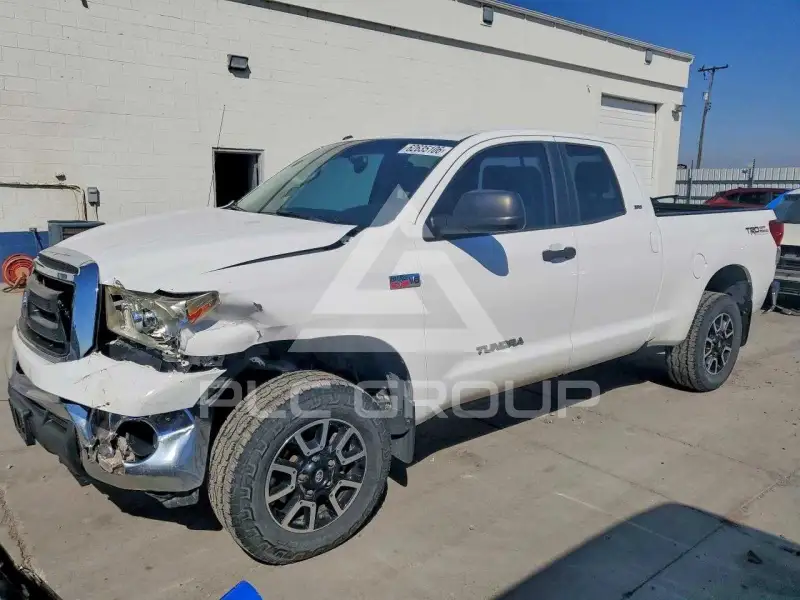2013 Toyota TUNDRA photo