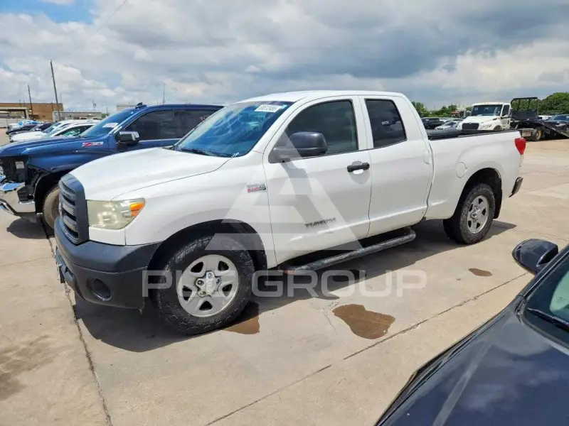 2013 Toyota TUNDRA photo