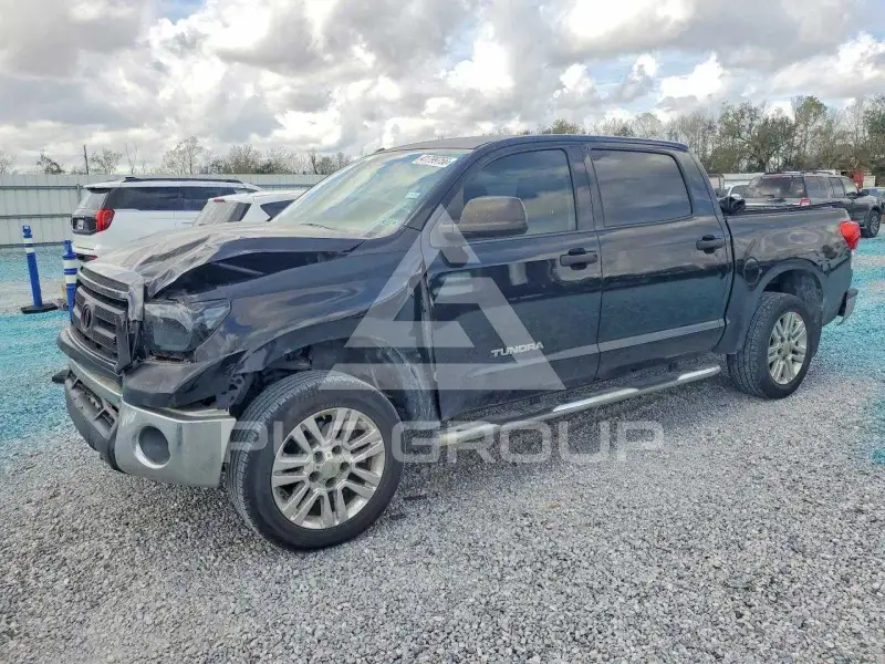 2013 Toyota TUNDRA photo