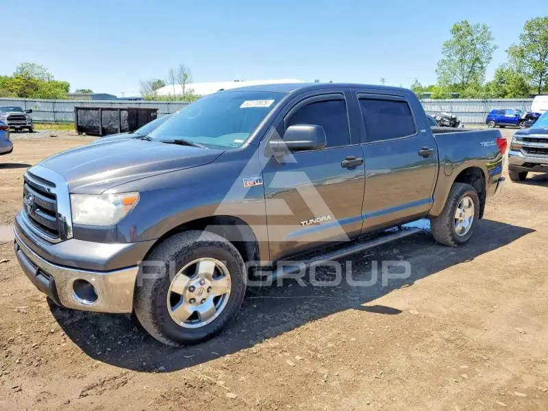 2013 Toyota TUNDRA фото