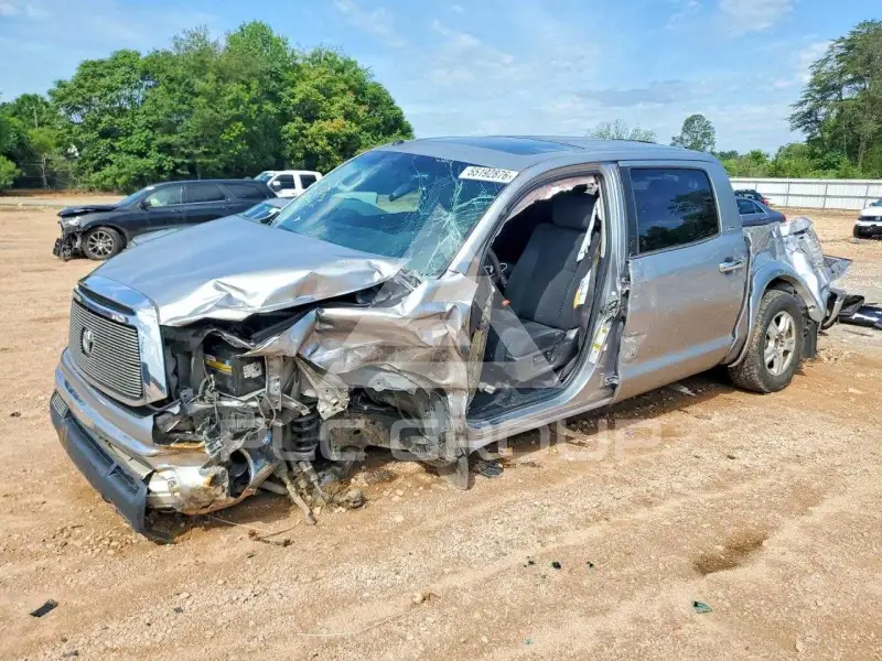 2013 Toyota TUNDRA photo