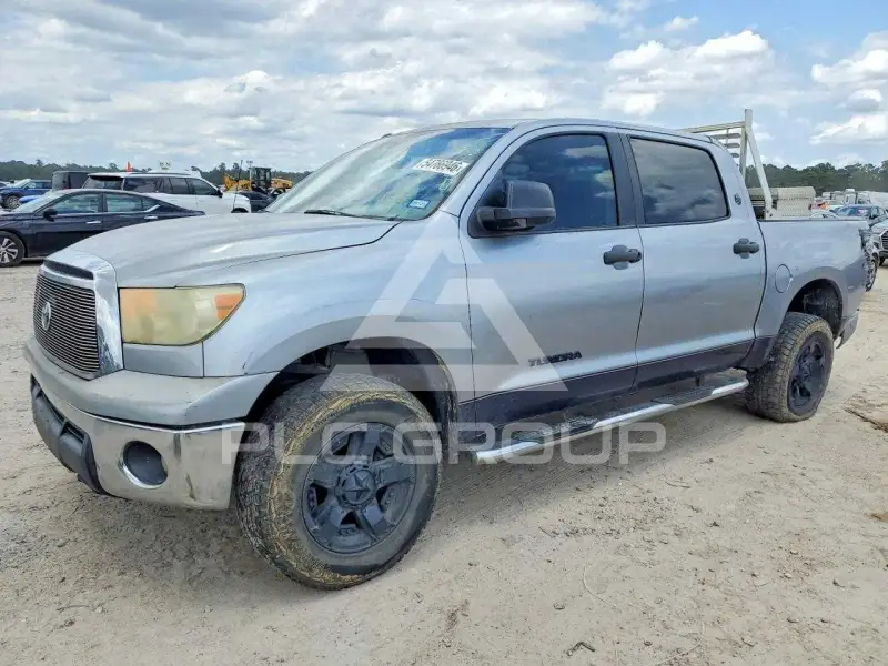 2013 Toyota TUNDRA photo