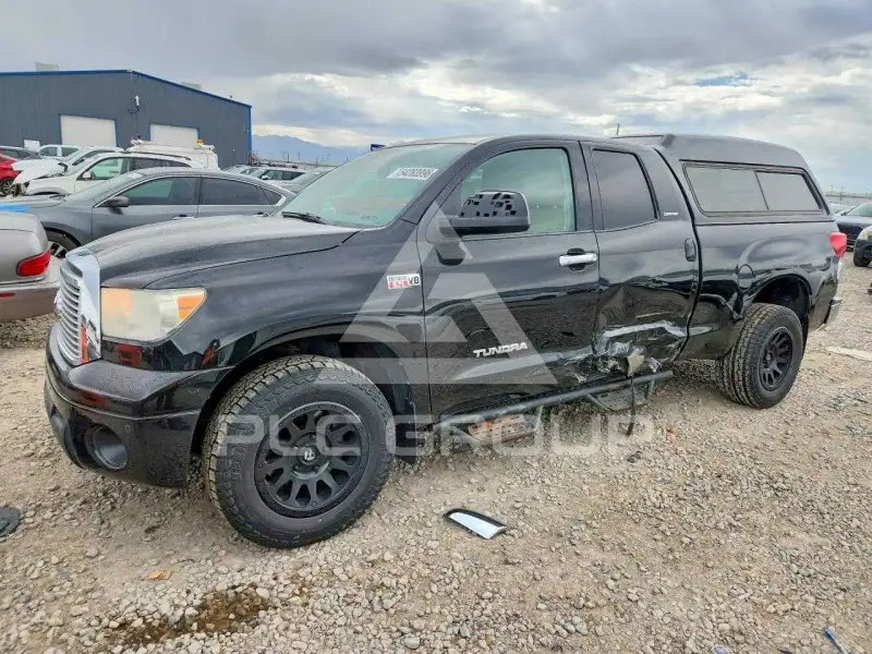 2013 Toyota TUNDRA photo