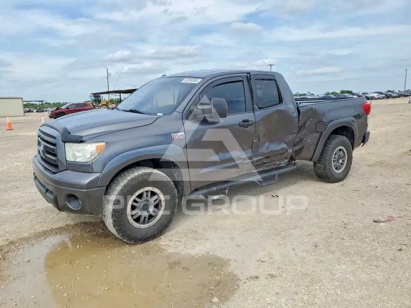 2013 Toyota TUNDRA фото