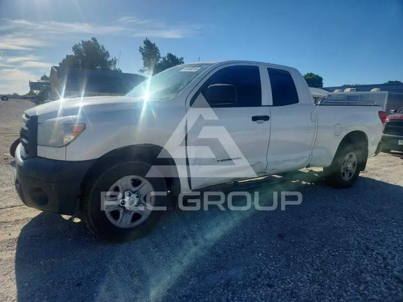 2013 Toyota TUNDRA photo