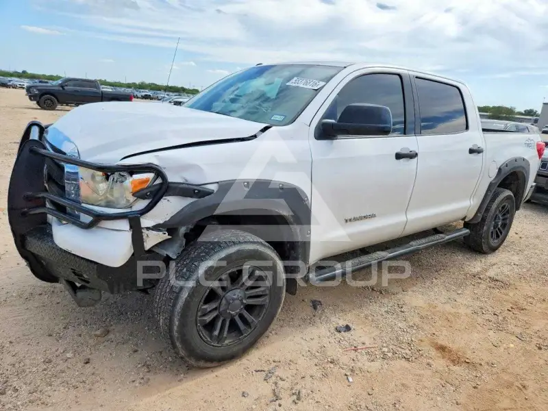 2013 Toyota TUNDRA photo