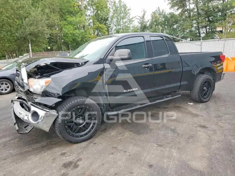 2013 Toyota TUNDRA photo