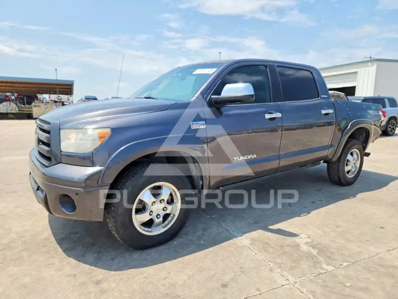 2013 Toyota TUNDRA photo