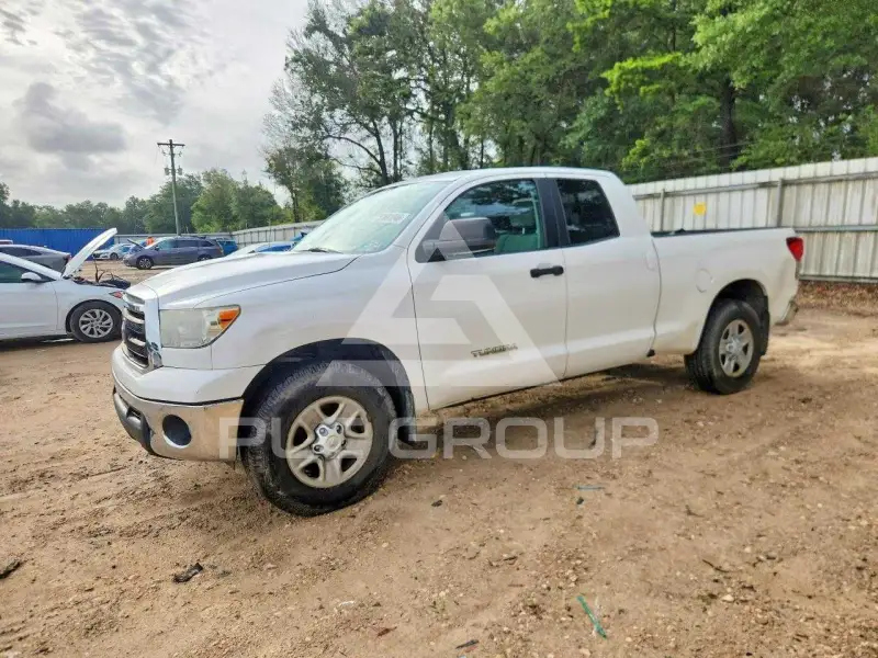 2013 Toyota TUNDRA photo