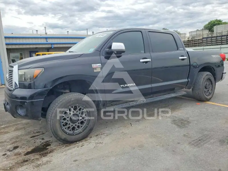 2013 Toyota TUNDRA фото