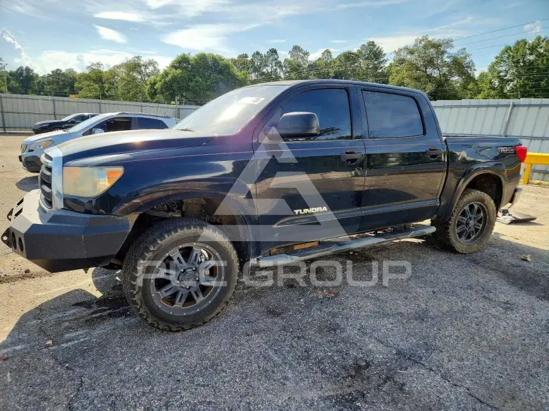 2013 Toyota TUNDRA photo
