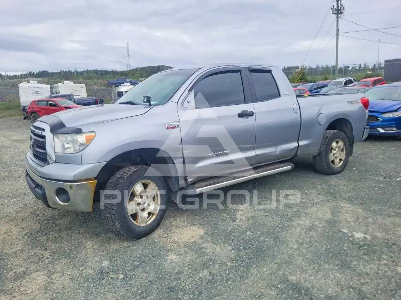 2013 Toyota TUNDRA photo