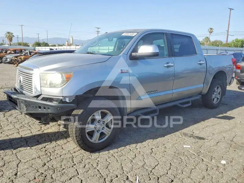 2013 Toyota TUNDRA photo