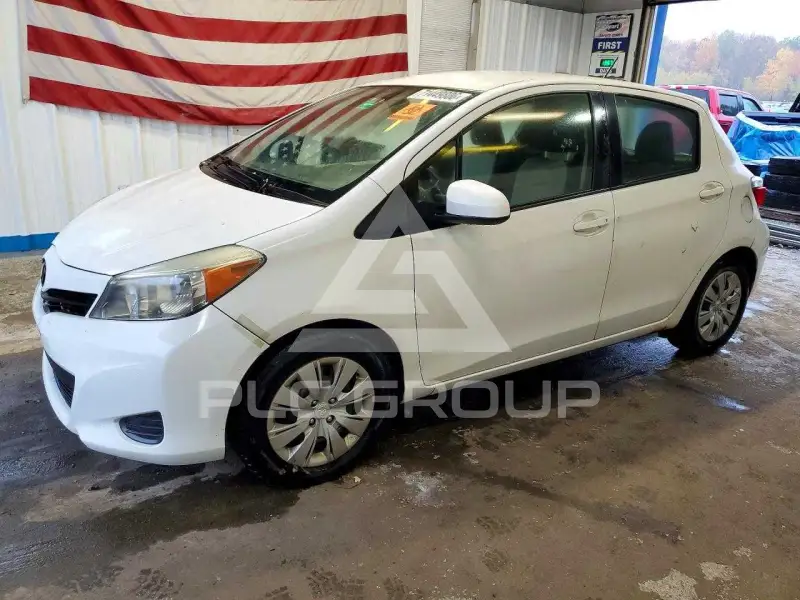 2013 Toyota YARIS photo