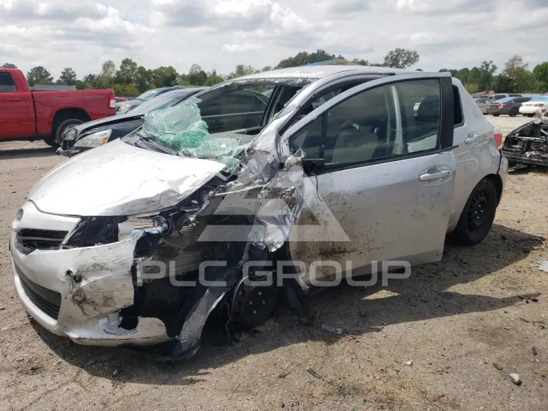 2013 Toyota YARIS photo
