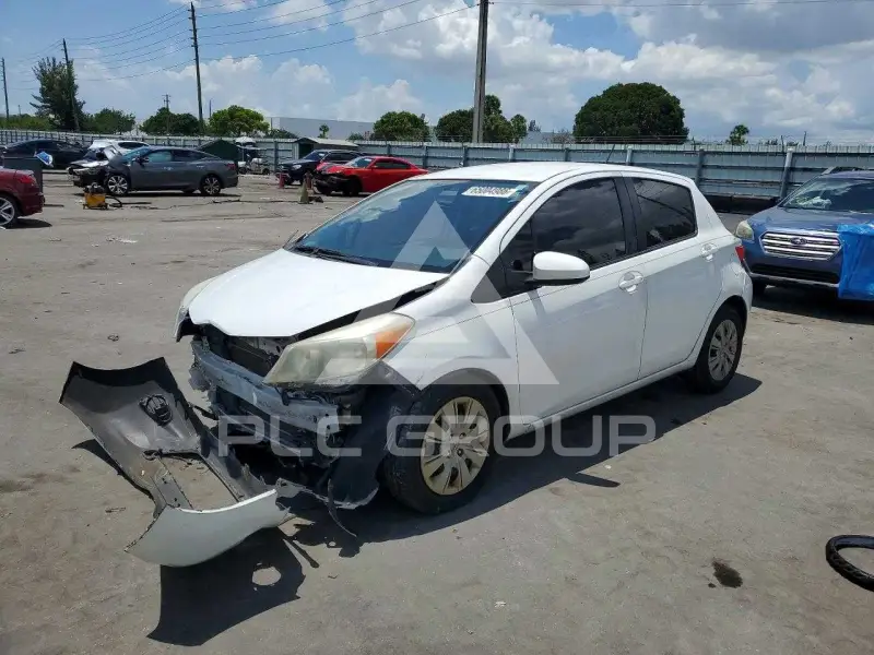 2013 Toyota YARIS фото