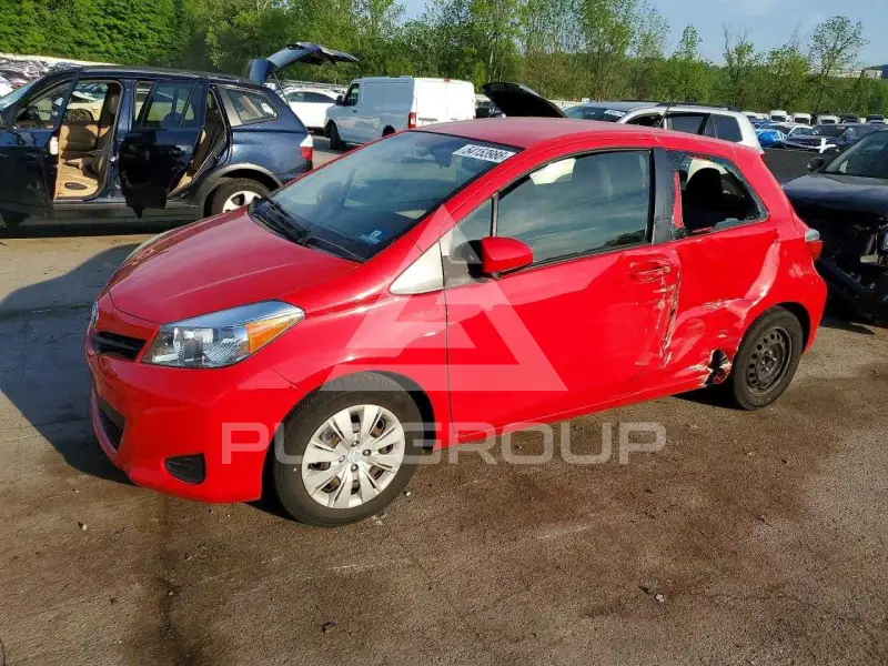 2013 Toyota YARIS фото