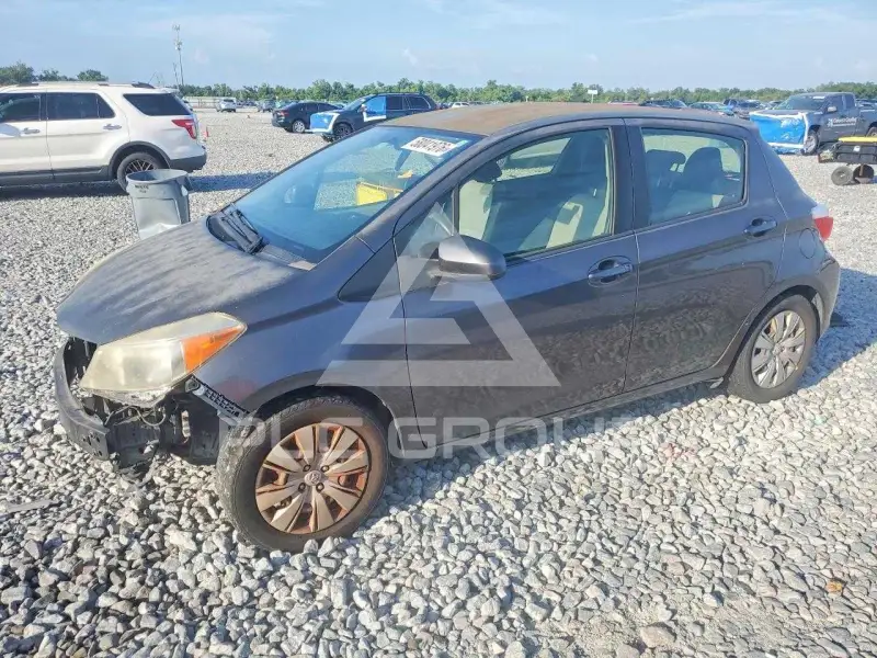 2013 Toyota YARIS фото