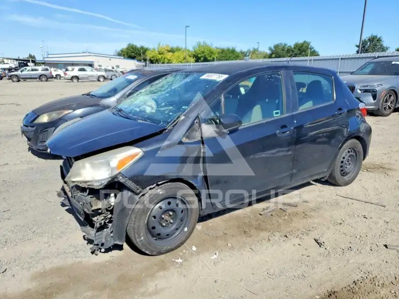 2013 Toyota YARIS фото