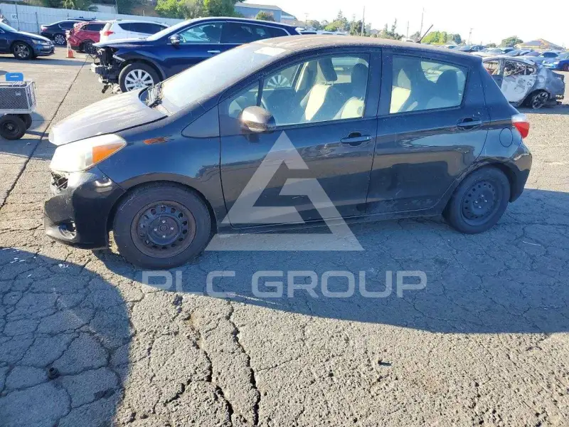 2013 Toyota YARIS фото