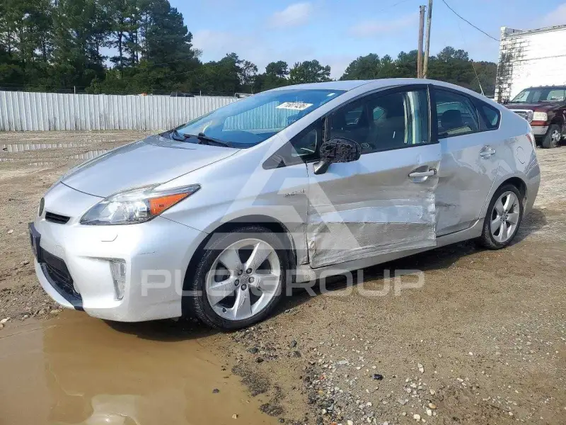 2013 Toyota PRIUS photo