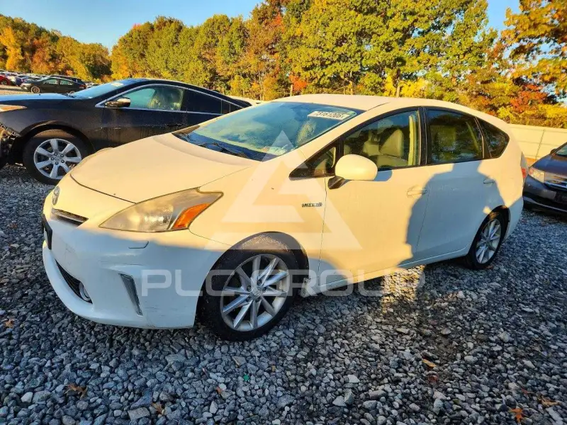 2013 Toyota PRIUS фото
