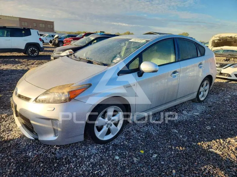 2013 Toyota PRIUS фото