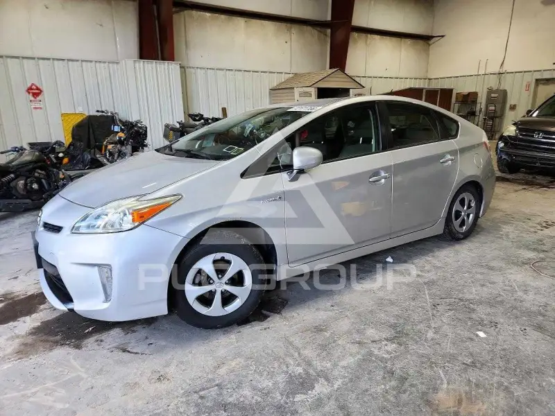 2013 Toyota PRIUS фото