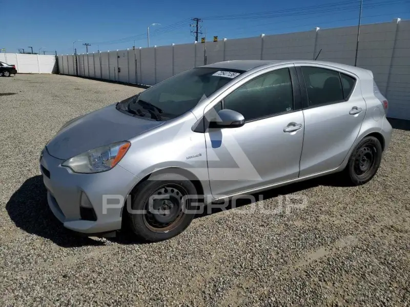 2013 Toyota PRIUS photo