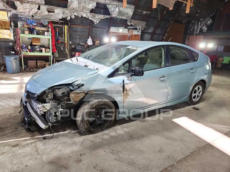 2013 Toyota PRIUS фото