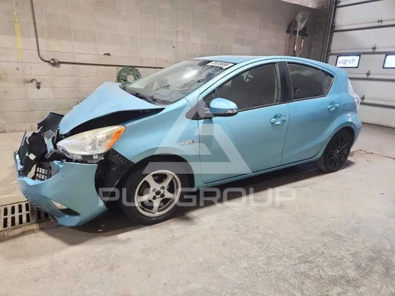 2013 Toyota PRIUS фото
