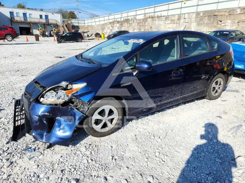 2013 Toyota PRIUS фото