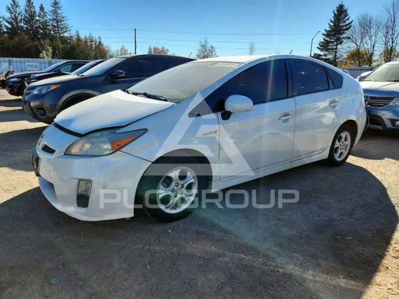 2013 Toyota PRIUS фото