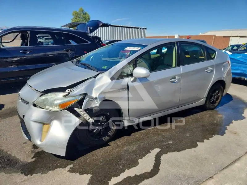 2013 Toyota PRIUS фото