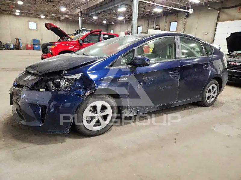2013 Toyota PRIUS фото