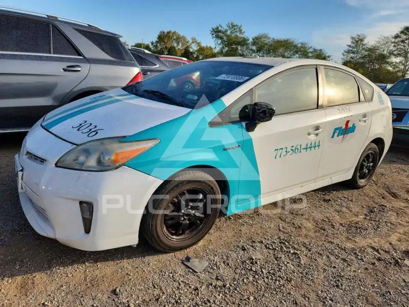 2013 Toyota PRIUS фото