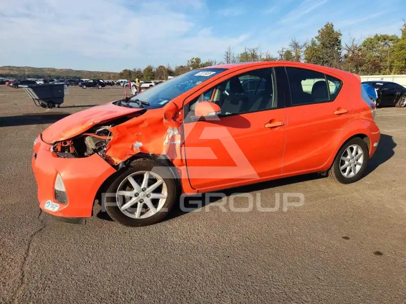 2013 Toyota PRIUS фото