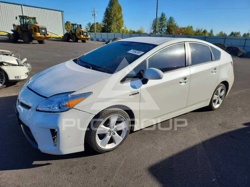 2013 Toyota PRIUS фото