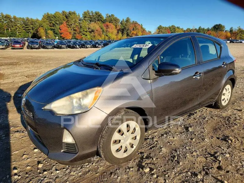 2013 Toyota PRIUS фото
