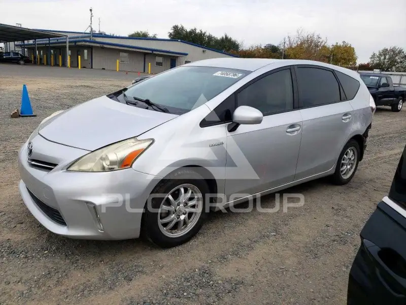 2013 Toyota PRIUS photo