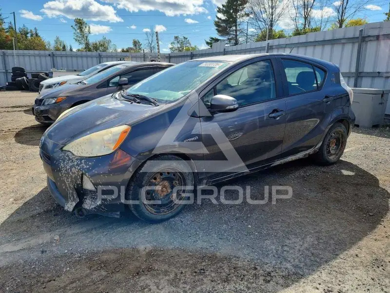 2013 Toyota PRIUS фото
